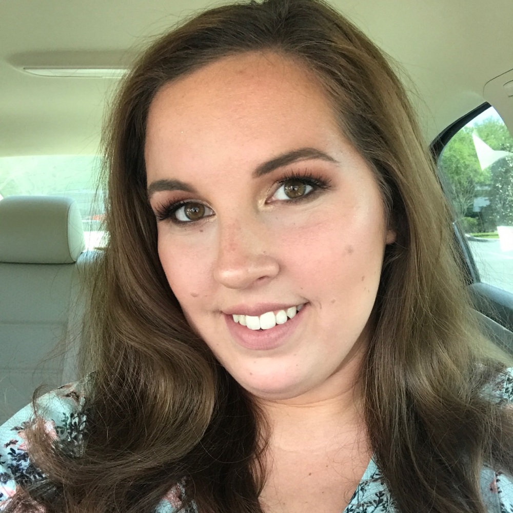 Meet your Posher, Laura